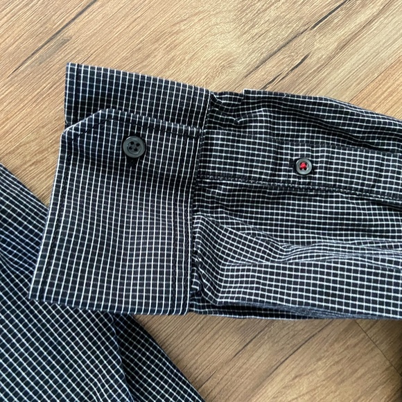 3/$15 OLD NAVY mens XL button down shirt - Picture 3 of 6